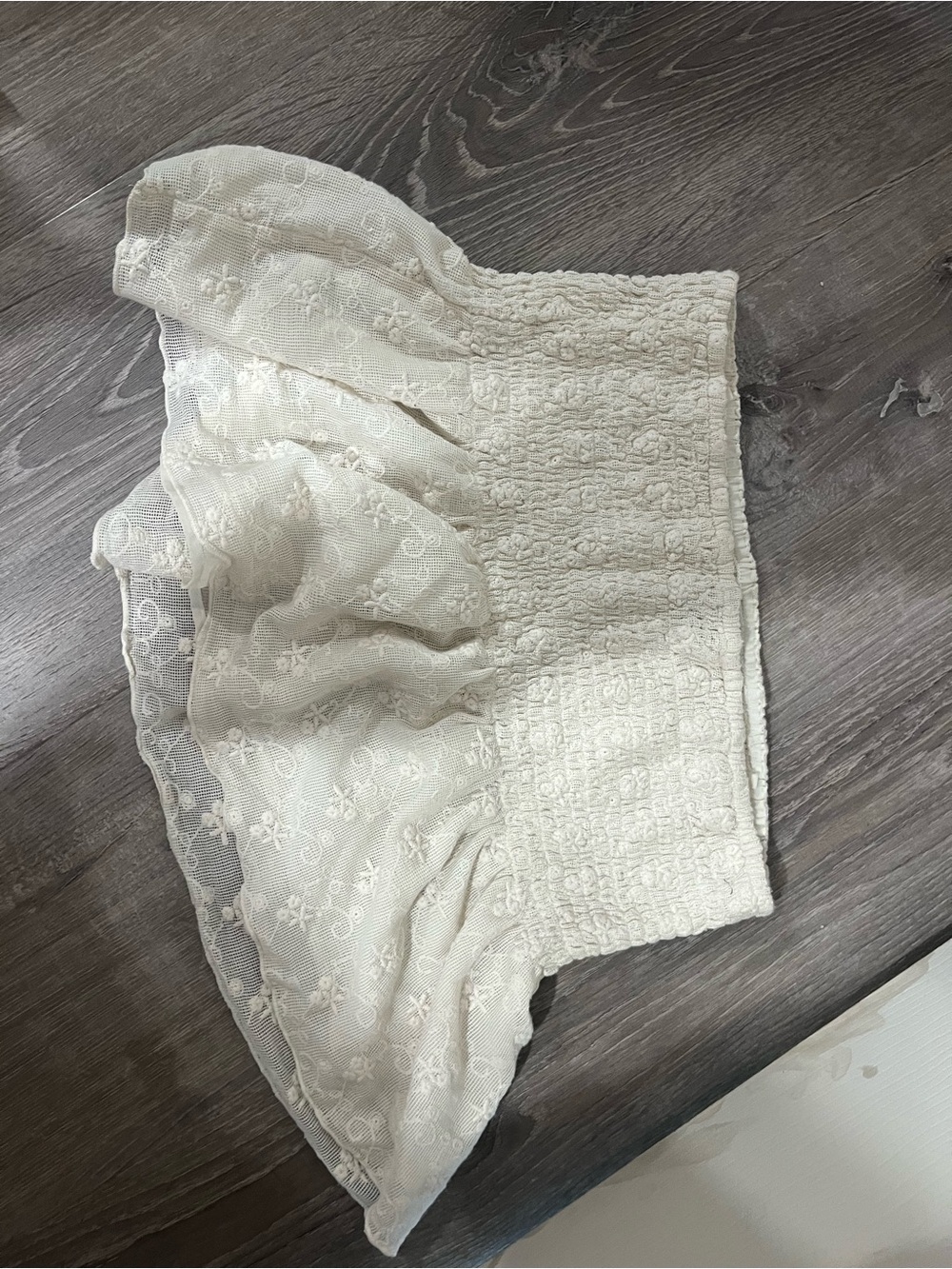 American Eagle Outfitters Cream Lace Crop Tube Top
